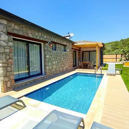 别墅 Antik Authentic Private Stone With Jaccuzi *